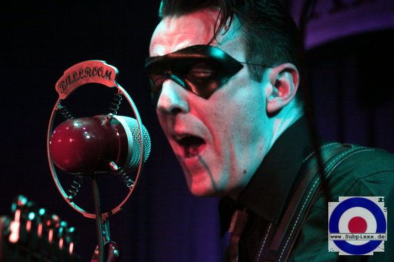 Ricky Rocket - The Phantomes (D) Rockabilly Explosion - McCormacks Ballroom, Leipzig 05. Maerz 2011 (9).JPG